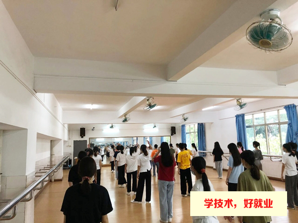 广州市白云工商技师学院幼儿教育实训场室介绍