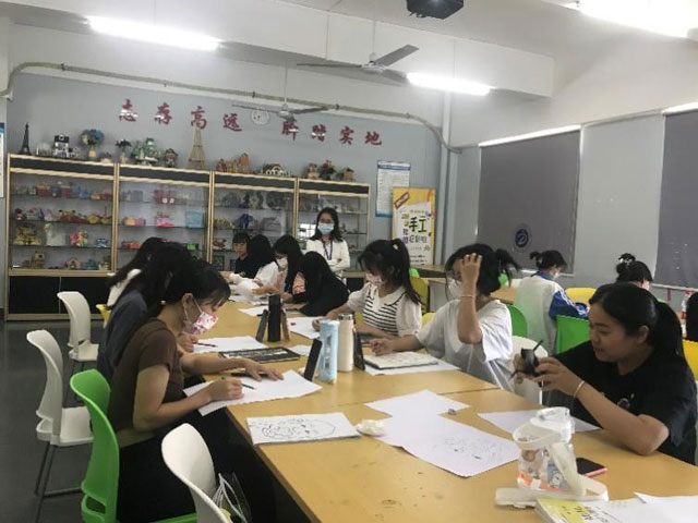 广州市金领技工学校幼教育人带您走进幼教班的课堂插图3